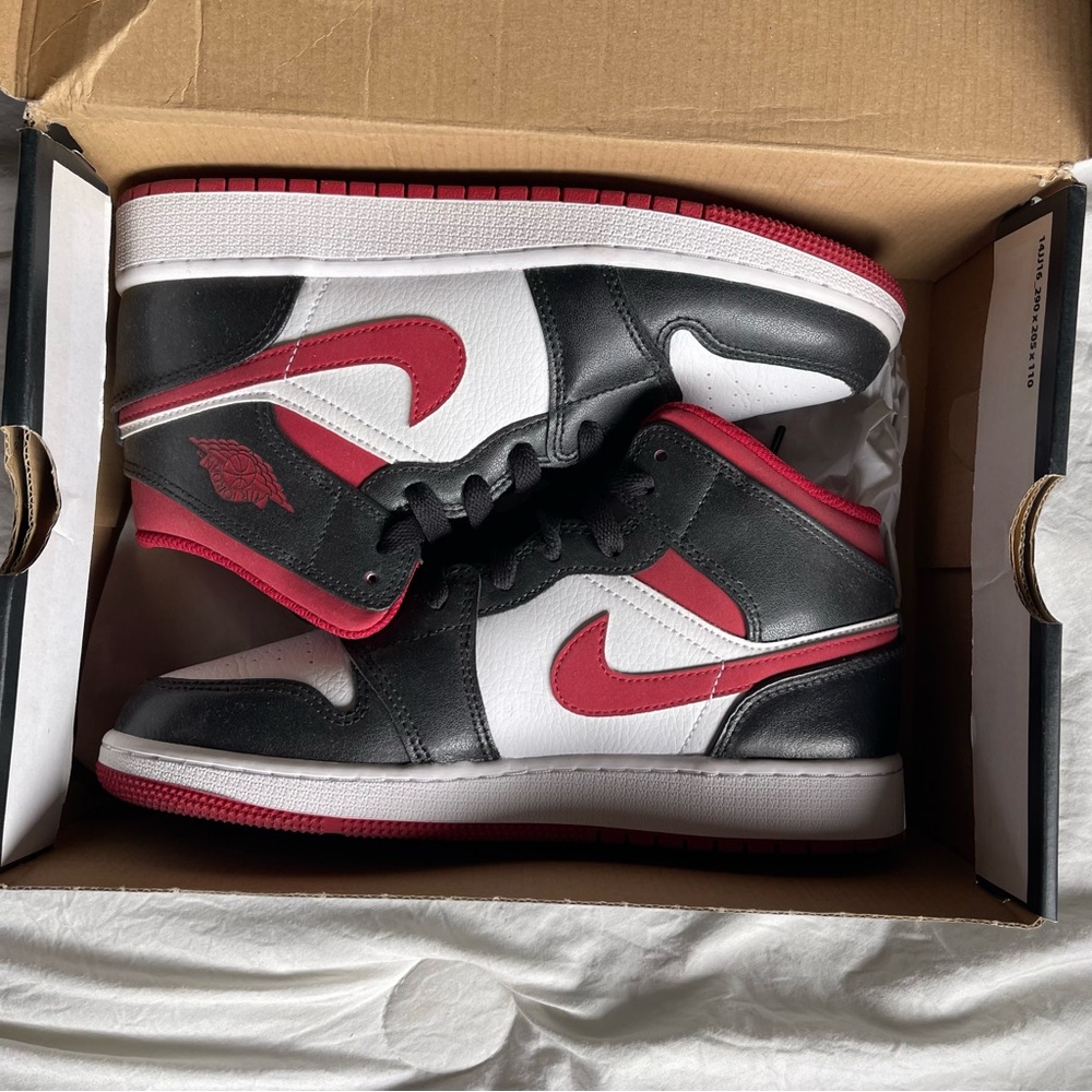 Nike Air Jordan 1 Mid (GS)